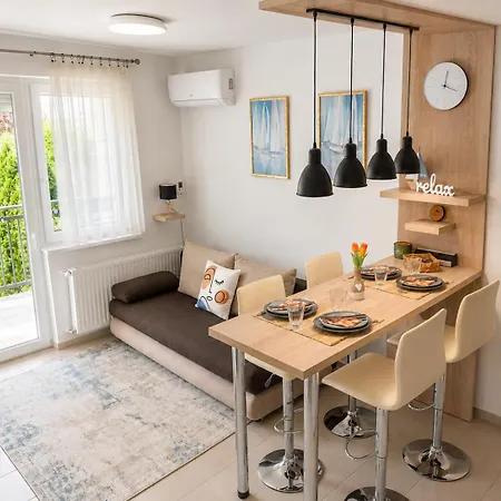 And Sun - 100m To - Pool, Sauna And Private Garage Апартаменты