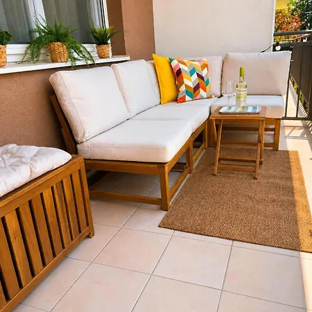 Апартаменты And Sun - 100m To - Pool, Sauna And Private Garage *